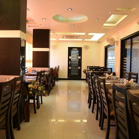 Divine Destination Hotel Varanasi Bagian luar foto