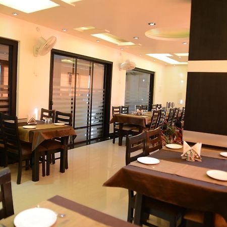 Divine Destination Hotel Varanasi Bagian luar foto