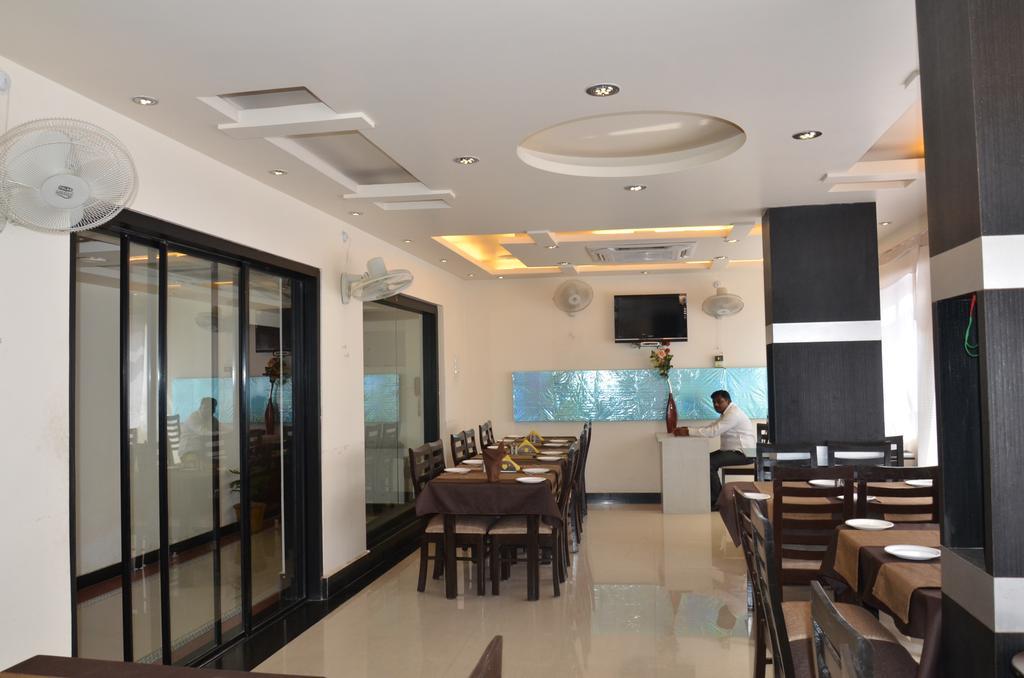 Divine Destination Hotel Varanasi Bagian luar foto