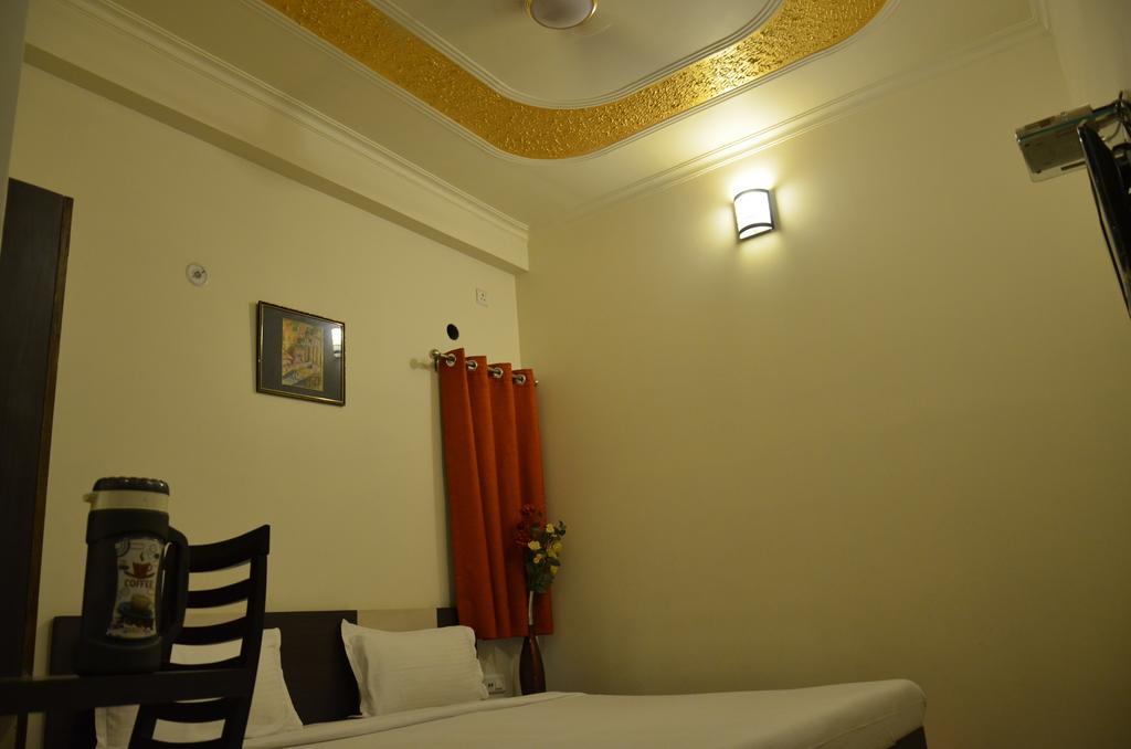 Divine Destination Hotel Varanasi Bagian luar foto