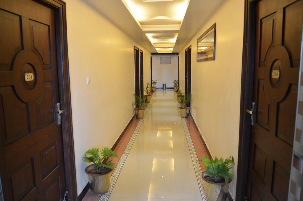 Divine Destination Hotel Varanasi Bagian luar foto
