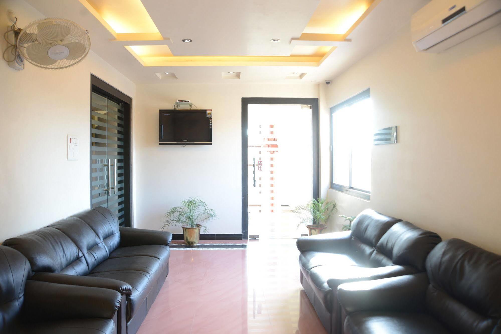 Divine Destination Hotel Varanasi Bagian luar foto