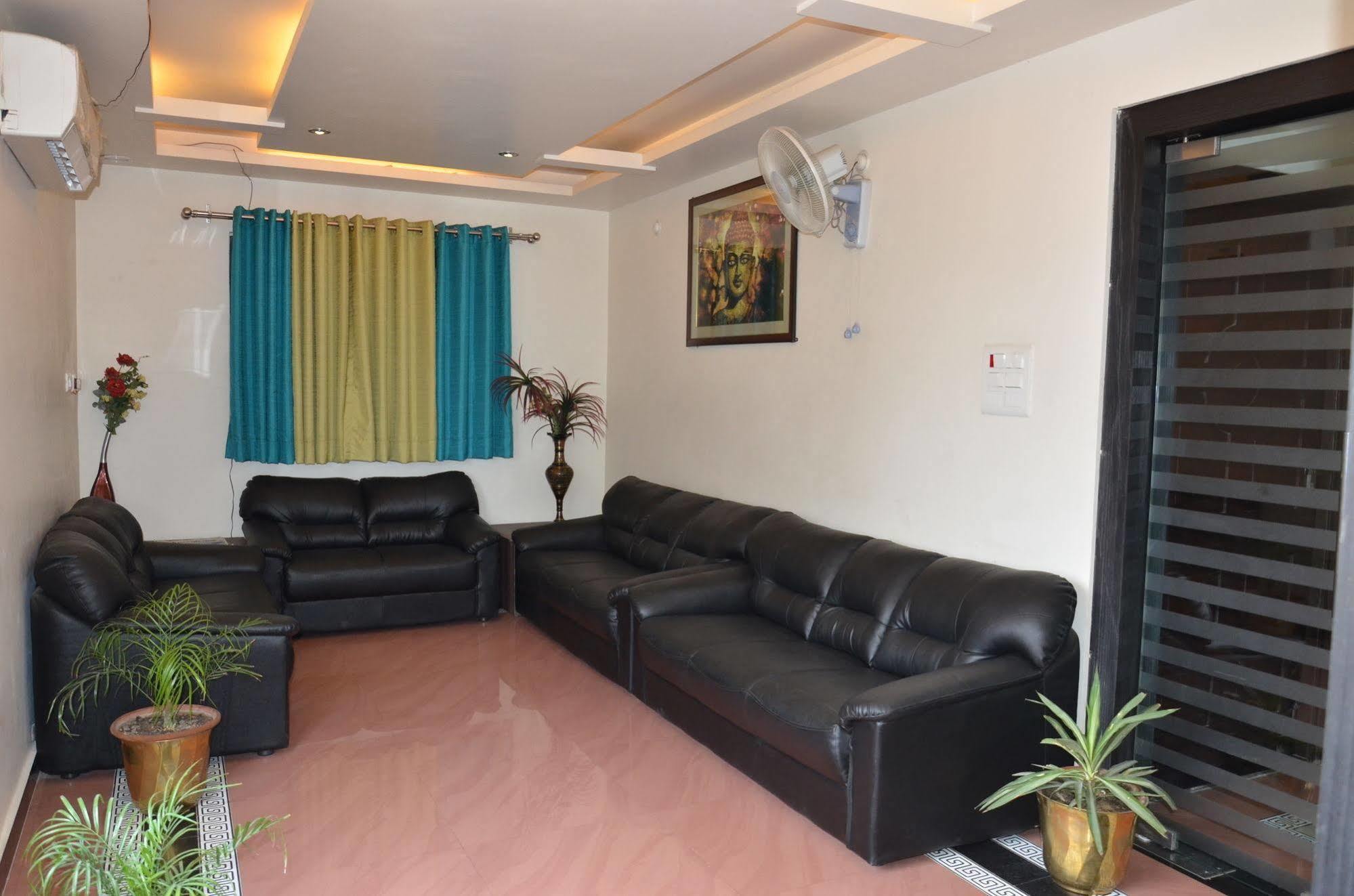 Divine Destination Hotel Varanasi Bagian luar foto