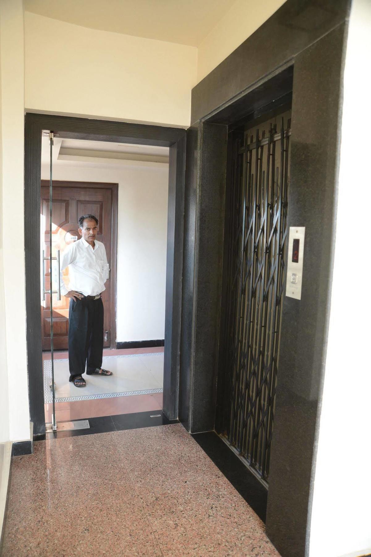 Divine Destination Hotel Varanasi Bagian luar foto