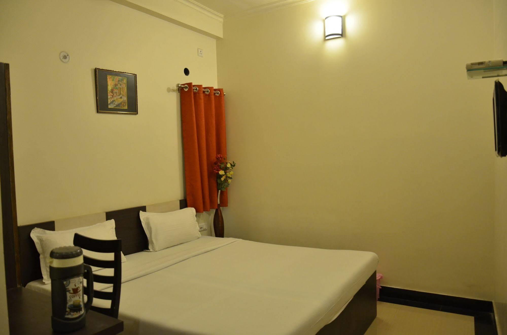 Divine Destination Hotel Varanasi Bagian luar foto